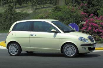 Lancia Ypsilon 1.2 16v B-Colore