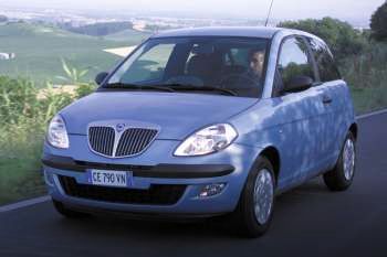 Lancia Ypsilon 1.2 16v B-Colore