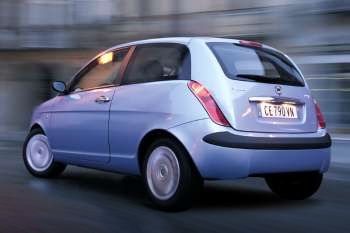 Lancia Ypsilon 1.4 16v B-Colore