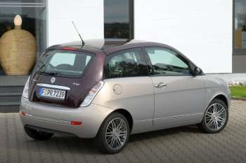 Lancia Ypsilon 1.4 16v Sport MomoDesign