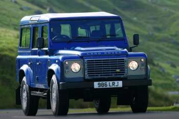 Land Rover Defender 110 2.4 TD Station Wagon S