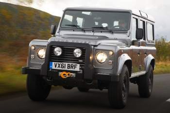 Land Rover Defender 2011