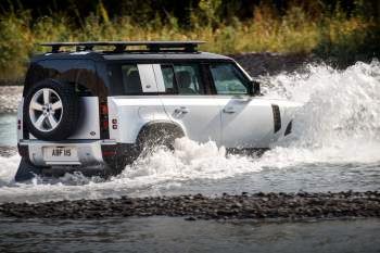 Land Rover Defender 110 D240