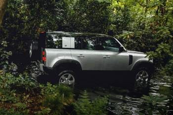 Land Rover Defender 110