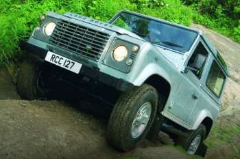 Land Rover Defender 90 2.4 TD Station Wagon S