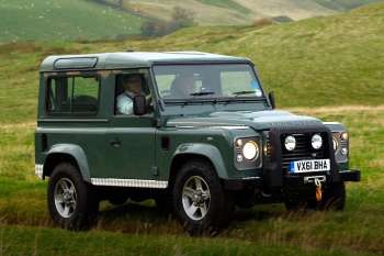 Land Rover Defender 2011