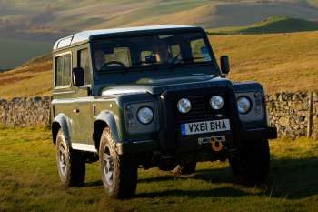 Land Rover Defender 2011