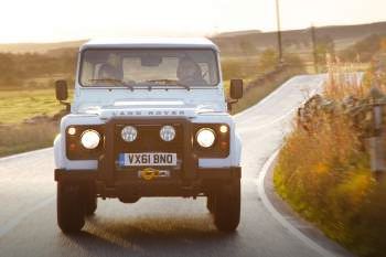 Land Rover Defender 2011