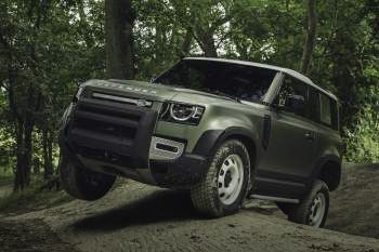 Land Rover Defender 90 P400 First Edition