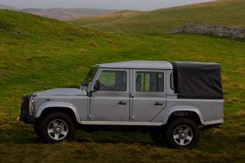 Land Rover Defender 2011