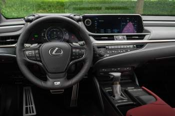 Lexus ES 300h Executive Line