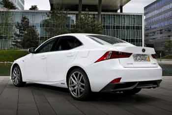 Lexus IS