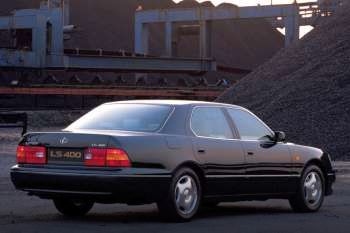 Lexus LS 400