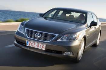 Lexus LS 600h President L