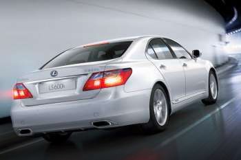 Lexus LS 600h President