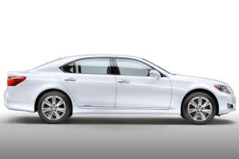 Lexus LS 600h President