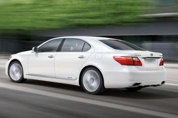 Lexus LS 600h President