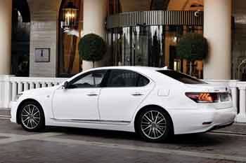 Lexus LS