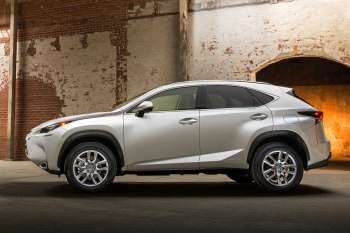 Lexus NX 300h 2WD Luxury Line