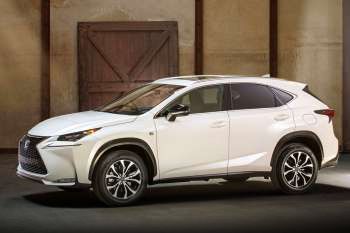 Lexus NX 300h 2WD Luxury Line