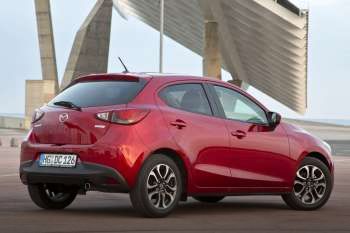 Mazda 2 2015