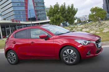 Mazda 2 2015