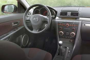 Mazda 3 Sedan 2.0 Active