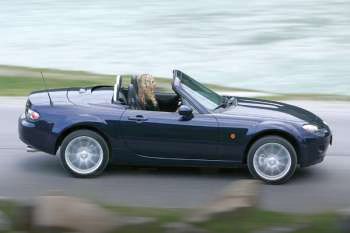 Mazda MX-5 Roadster Coupe