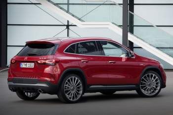 Mercedes-Benz GLA 180 Business Solution Luxury