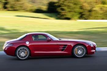 Mercedes-Benz SLS AMG