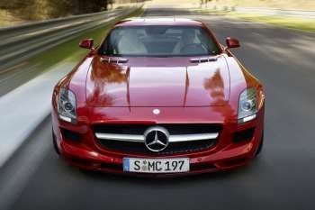 Mercedes-Benz SLS AMG