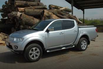 Mitsubishi L200 Double Cab 2.5 DI-D 4WD Invite