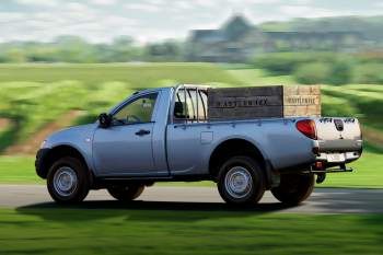 Mitsubishi L200 Club Cab 2.5 DI-D 4WD Invite