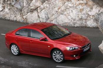 Mitsubishi Lancer 1.5 Invite