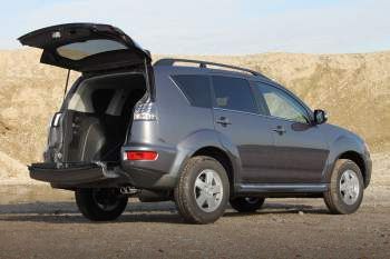 Mitsubishi Outlander Van