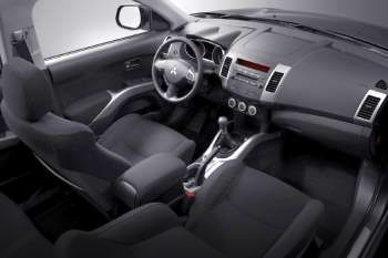 Mitsubishi Outlander 2.4 2WD Intro Edition