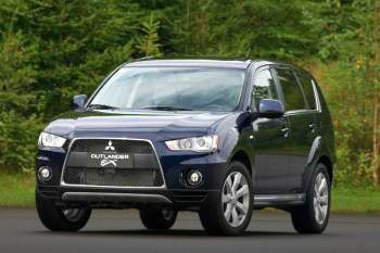 Mitsubishi Outlander 2.2 Di-D 177hp 4WD Intense