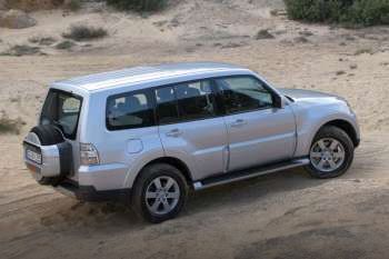 Mitsubishi Pajero LWB 3.2 DiD Invite