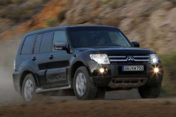 Mitsubishi Pajero LWB 3.2 DiD Invite