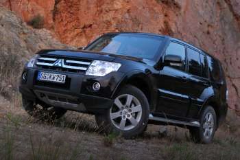 Mitsubishi Pajero LWB 3.2 DiD Invite