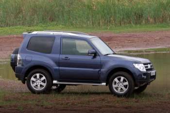 Mitsubishi Pajero SWB 3.2 DiD Instyle