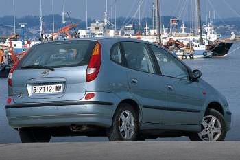 Nissan Almera Tino