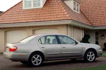 Nissan Maxima QX 2000