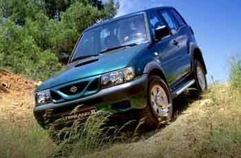 Nissan Terrano II 2000