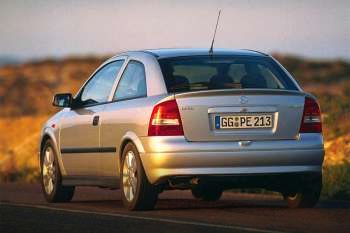 Opel Astra 2.0i-16V Club