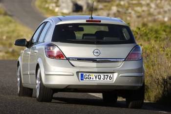 Opel Astra 1.9 CDTi 120hp Essentia