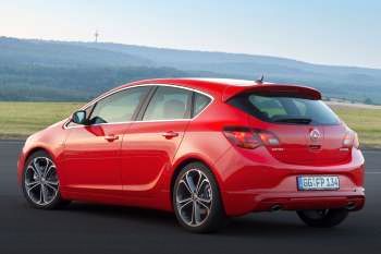 Opel Astra 1.6 Turbo Sport+