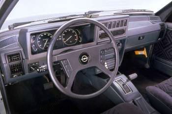 Opel Rekord 1982