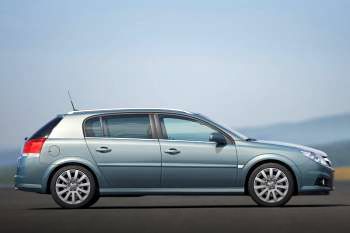 Opel Signum 2005