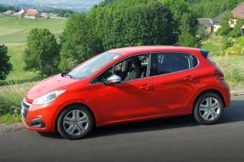 Peugeot 208 2015